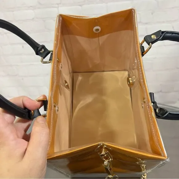 LOUIS VUITTON gift bag holiday 2020 edition wrapped in PVC to a useful crossbody - Picture 5 of 9
